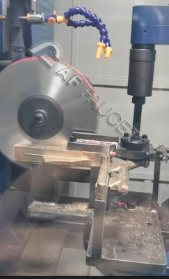 Máquina de fabricación de grifo automático robótico Máquina de aserradura inteligente CNC