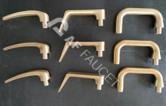 Máquina de pulido de grifo de superficie de espejo Máquina de pulido de manija CNC para artículos sanitarios